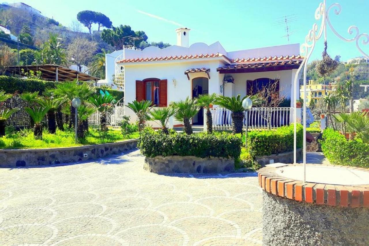 Holiday Apartments Lacco Ameno  Oda fotoğraf